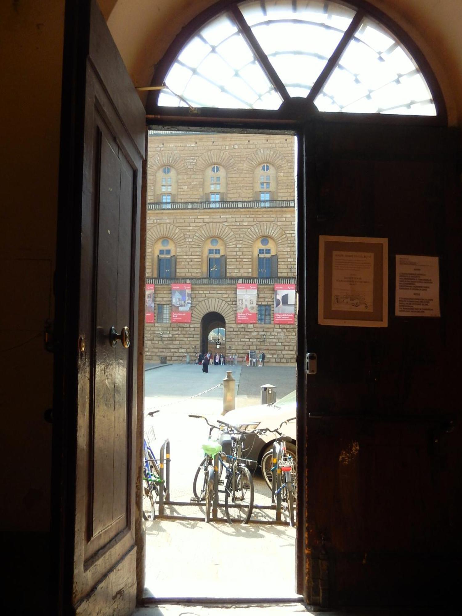 Great Location Just Infront Of Pitti Palace Флоренция Екстериор снимка